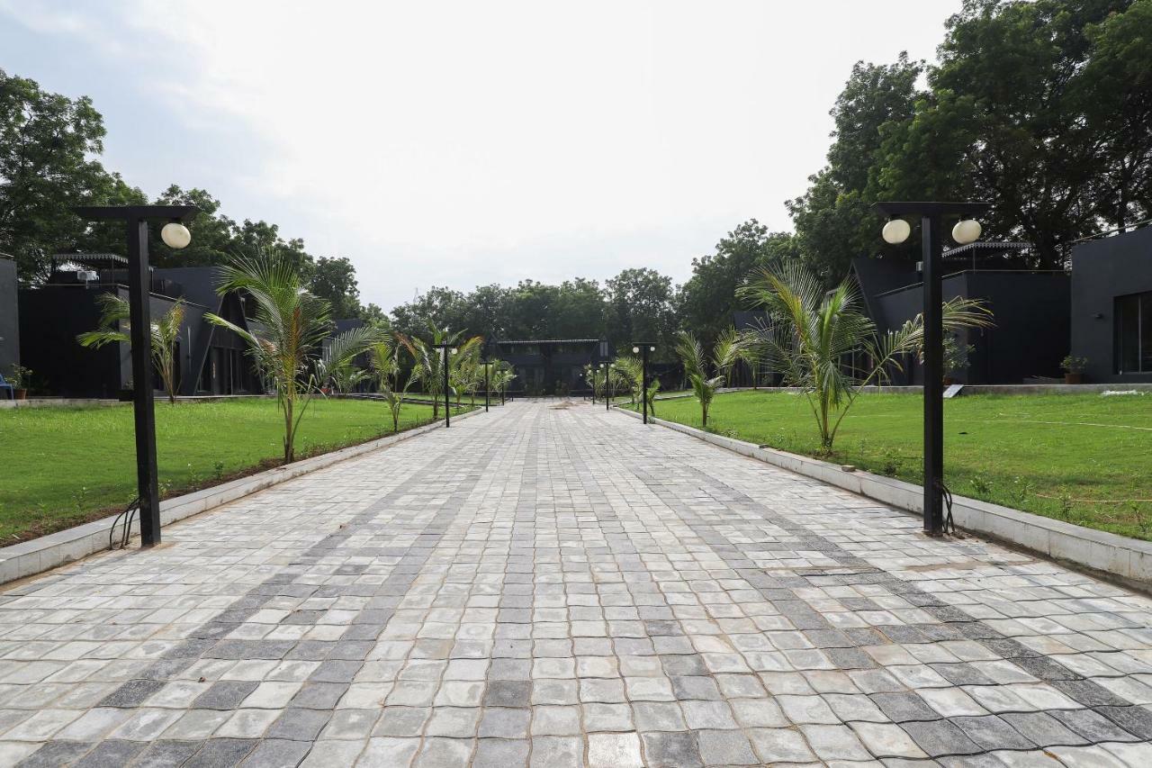 Oyo 48991 Serene Cottages And Resorts Vadodara Luaran gambar